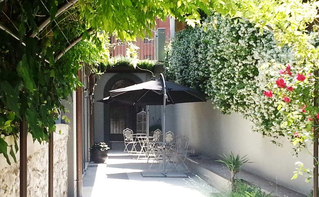 Corte Merighi Charming Rooms เวโรนา ภายนอก รูปภาพ