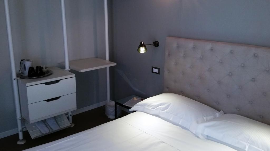 Corte Merighi Charming Rooms เวโรนา ภายนอก รูปภาพ