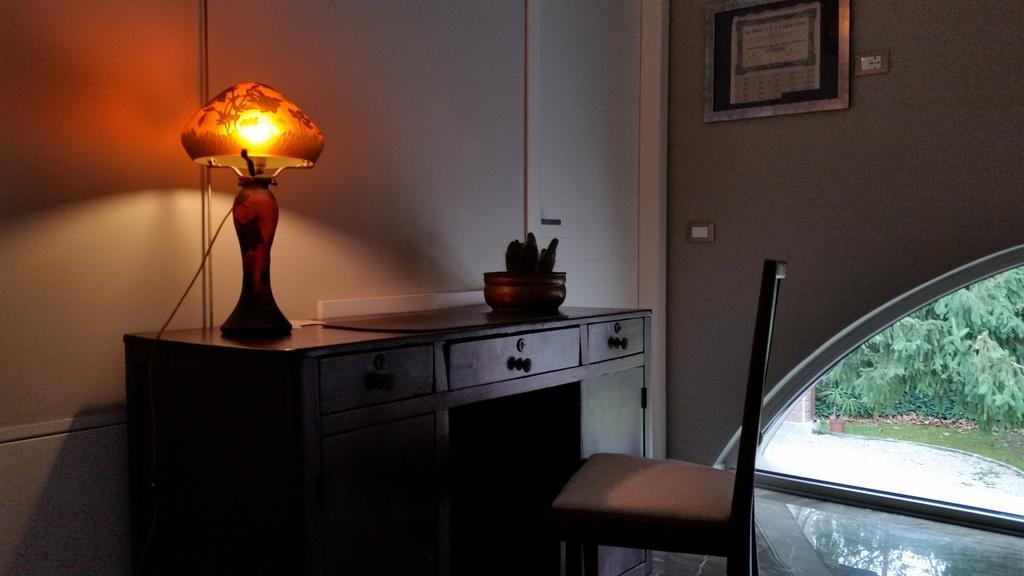 Corte Merighi Charming Rooms เวโรนา ภายนอก รูปภาพ