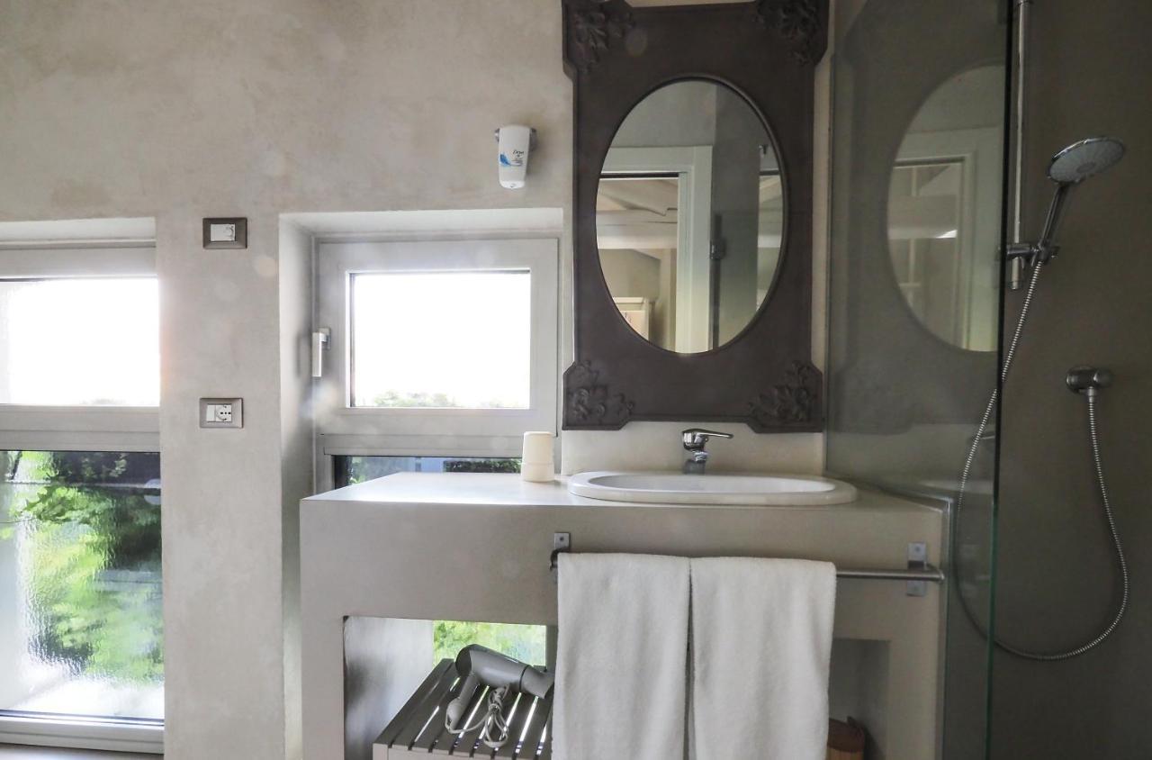 Corte Merighi Charming Rooms เวโรนา ภายนอก รูปภาพ